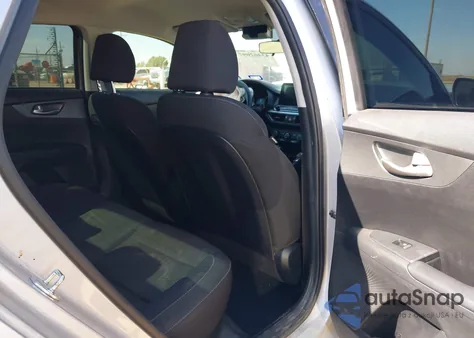 2020 Kia Forte Lxs z USA, uszkodzony, nr VIN 3KPF24AD3LE247229